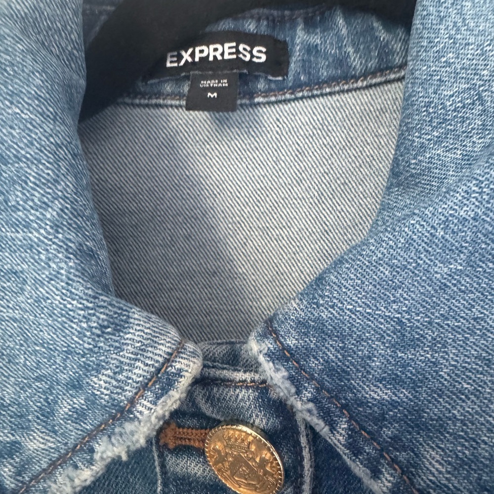 Express Denim Button-Up Shacket - Picture 3 of 4